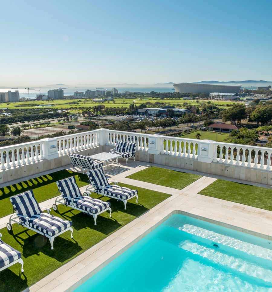 2 Bedroom Property for Sale in Sea Point Western Cape